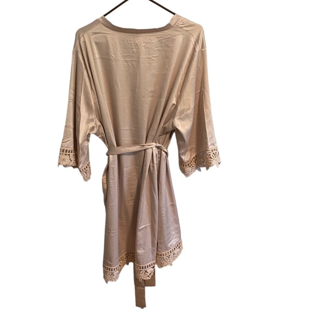 Le Rose Stories Lauren Lace Satin Robe - EUC - Picture 2 of 3